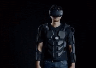 Американцы создали жилет, позволяющий чувствовать "боль" в виртуальной реальности