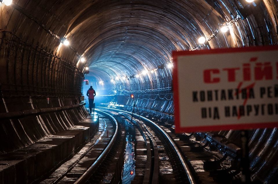 В соцсети появились впечатляющие фото из туннелей киевского метро 