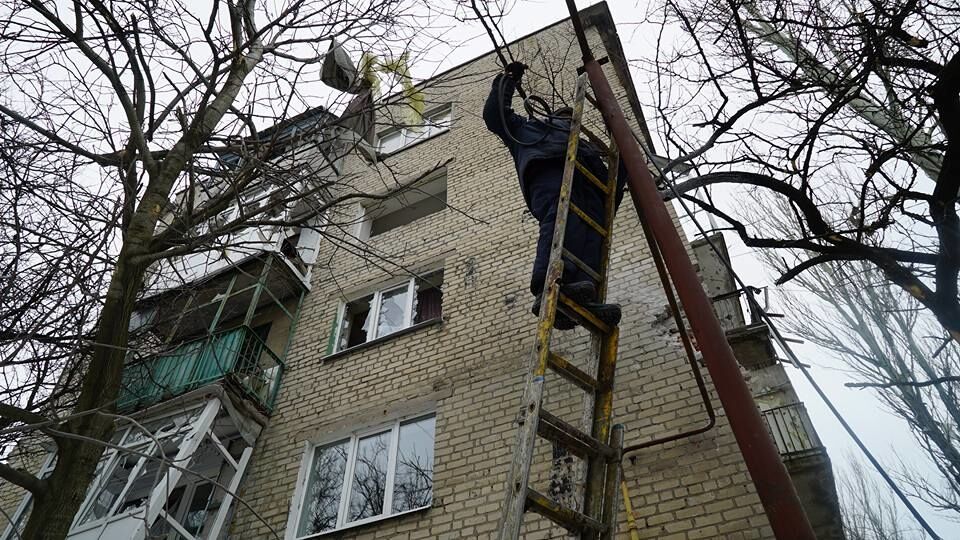 "Ползет слух о возможном обострении": опубликованы новые фото обстрелянной Авдеевки