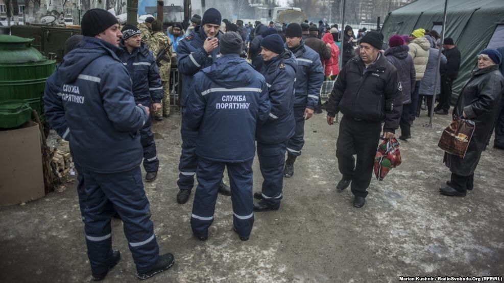 "Ползет слух о возможном обострении": опубликованы новые фото обстрелянной Авдеевки