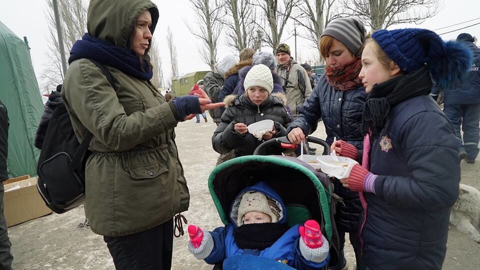 "Ползет слух о возможном обострении": опубликованы новые фото обстрелянной Авдеевки