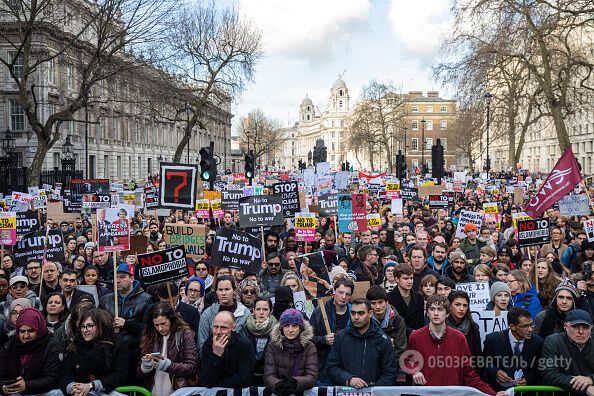 "Поставим расиста на место": в Лондоне разразился многотысячный протест из-за визита Трампа, опубликованы фото и видео