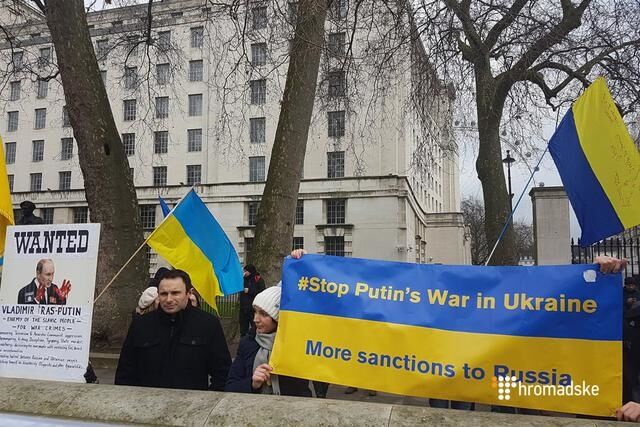 Більше санкцій: у Лондоні вибухнув антипутінський "Євромайдан"