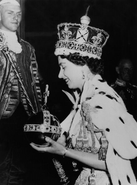 На троні 65 років: Єлизавета II відзначає унікальний "сапфіровий" ювілей
