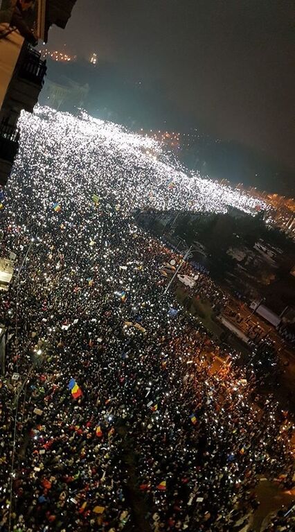 Румунія на порозі революції: на вулиці вийшли понад 500 тисяч протестувальників