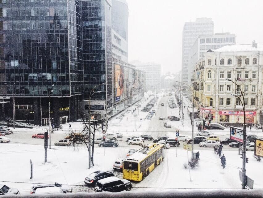 Сильний снігопад: у Києві ввели спецрежим для громадського транспорту