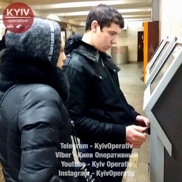 Поймала его за руку: в соцсети показали "парочку" киевских карманников