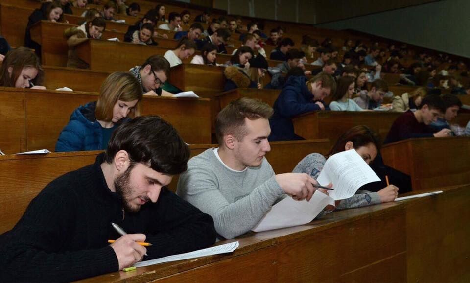 "Париж, Ле Бурже и Диснейленд ждут!" Прошел второй этап всеукраинского конкурса "Авиатор"