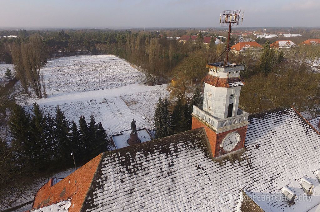 Фоторепортаж: Місто-привид під Берліном - колишні радянські казарми