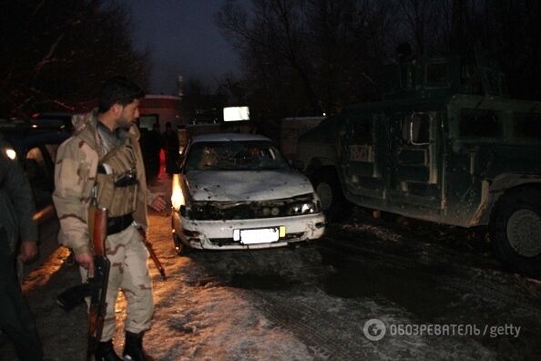 У Кабулі смертник підірвав десятки людей
