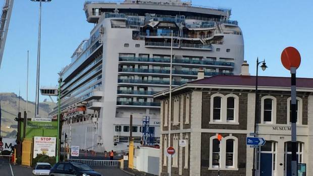 В Новой Зеландии прогремел взрыв на круизном лайнере: есть пострадавшие