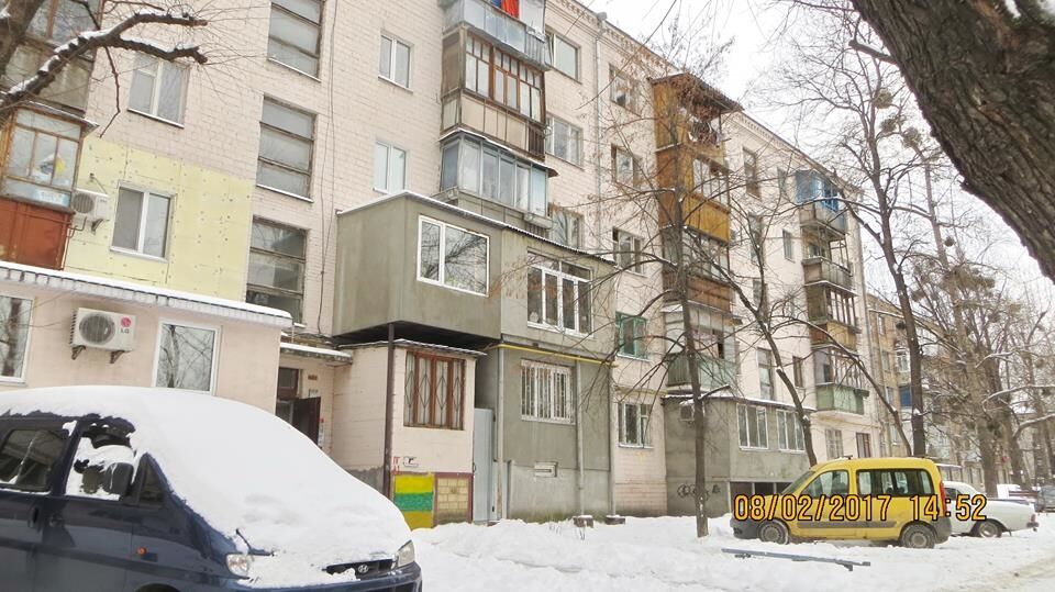 Соцмережу сколихнули фото мегабалконів на будинках у Києві