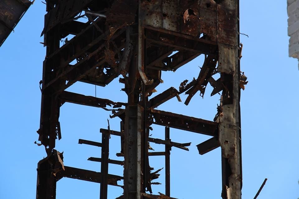 "Гатять з усього, що існує": бійці АТО показали фотодокази обстрілів із забороненої зброї