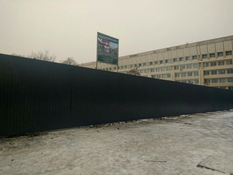 В Киеве разгорелся скандал из-за стройки возле университета им.Шевченко