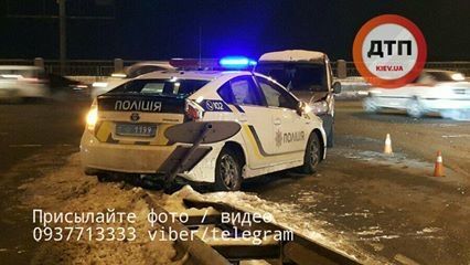 Спешили на вызов: в Киеве произошло ДТП с полицейскими