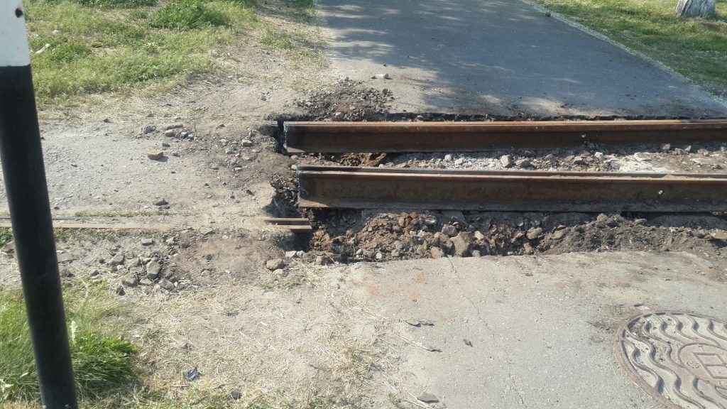 Демонтаж трамвайных колей в Луганске