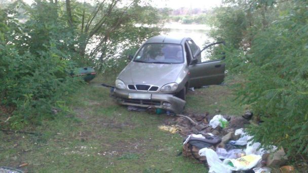 "Помер на місці": під Києвом жінка скотила авто з пагорба і задавила туриста