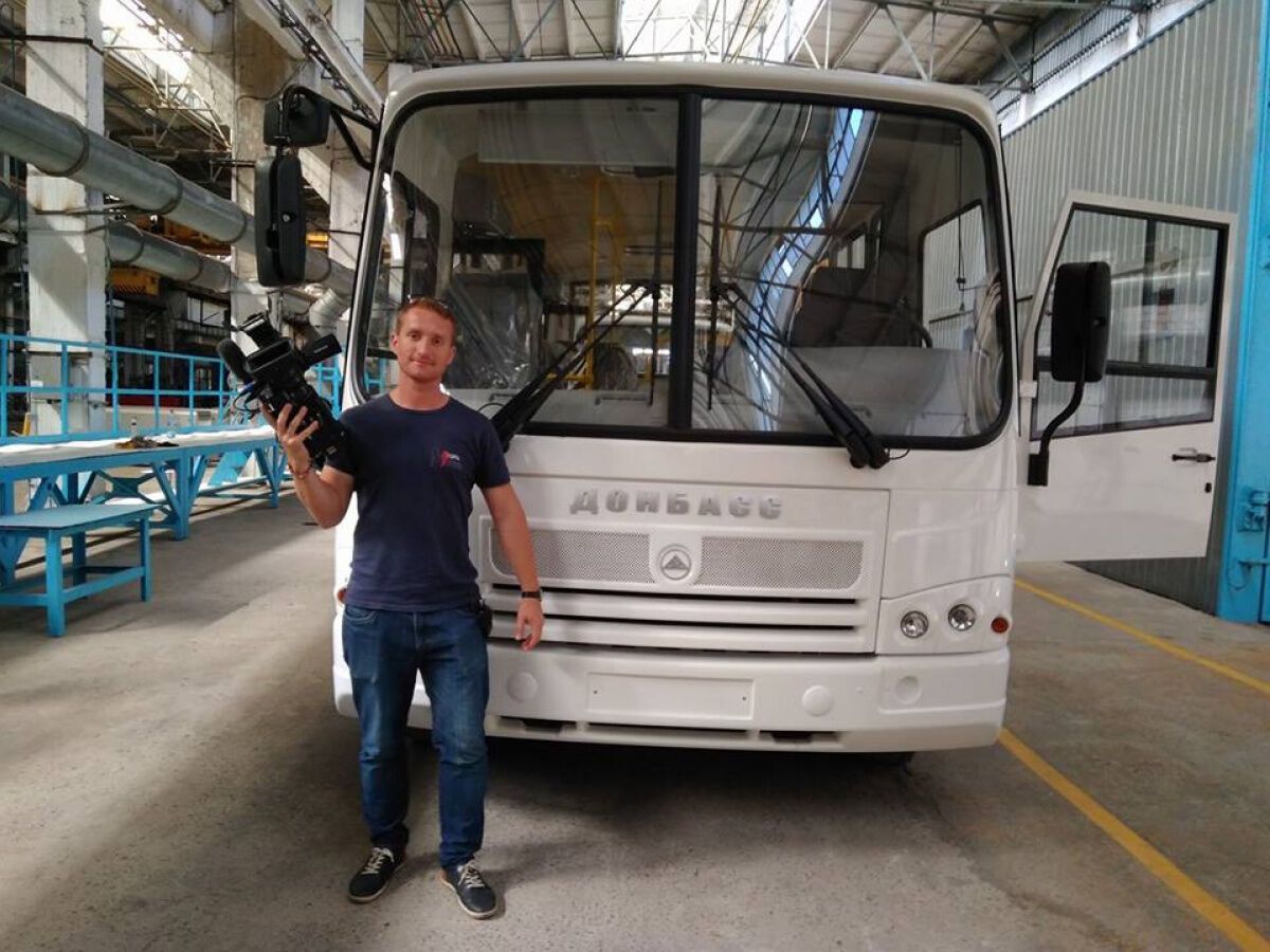 "На Ростов!" У мережі висміяли "диво-автобус" Захарченка