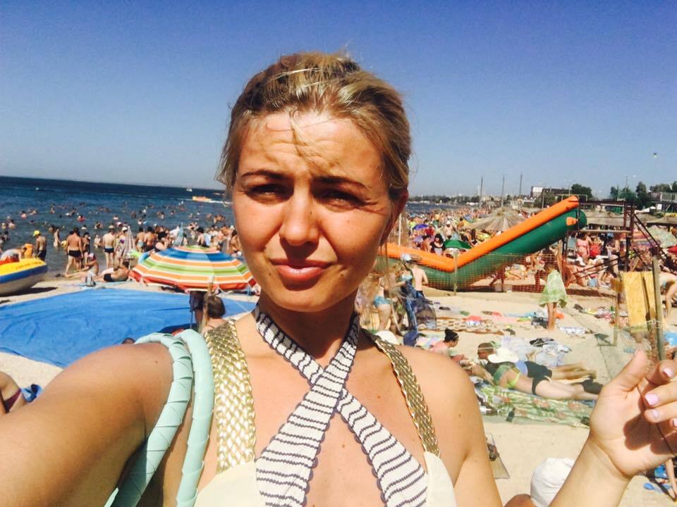 "Хочеться зарити голову в пісок": мережу вразила розповідь про відпочинок на курорті Азовського моря