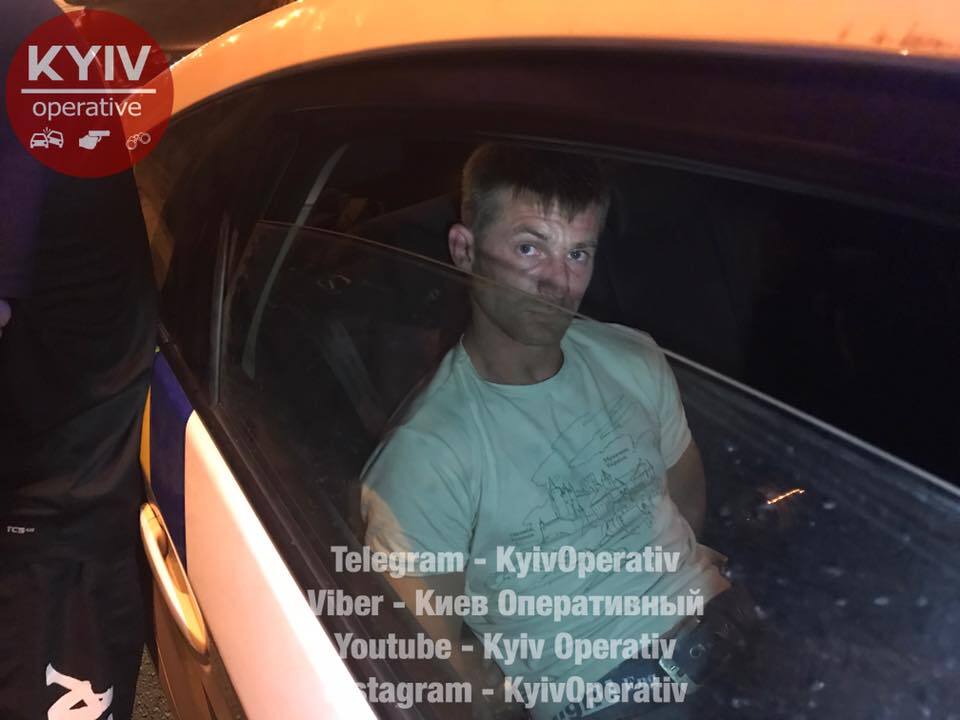 "Это не я!" В Киеве пьяный вдребезги водитель устроил ДТП