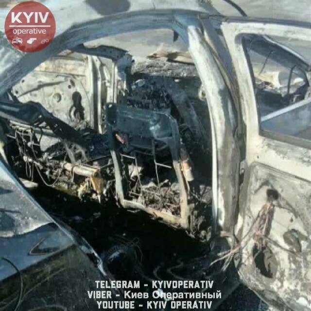 Пытались вытащить до последнего: под Киевом устроивший ДТП водитель сгорел заживо