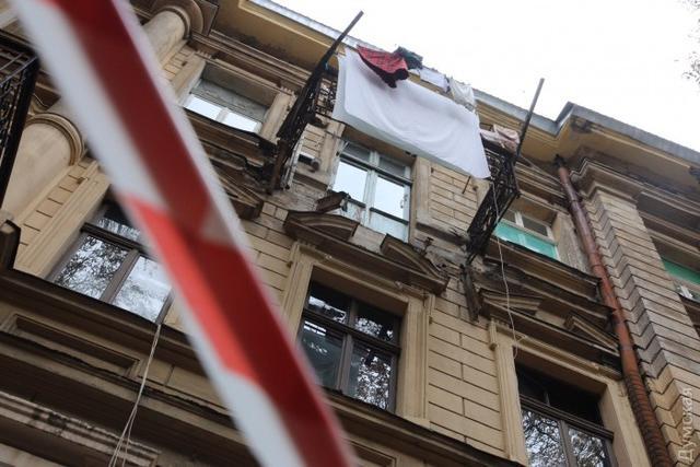 Що звалився балкон в Одесі