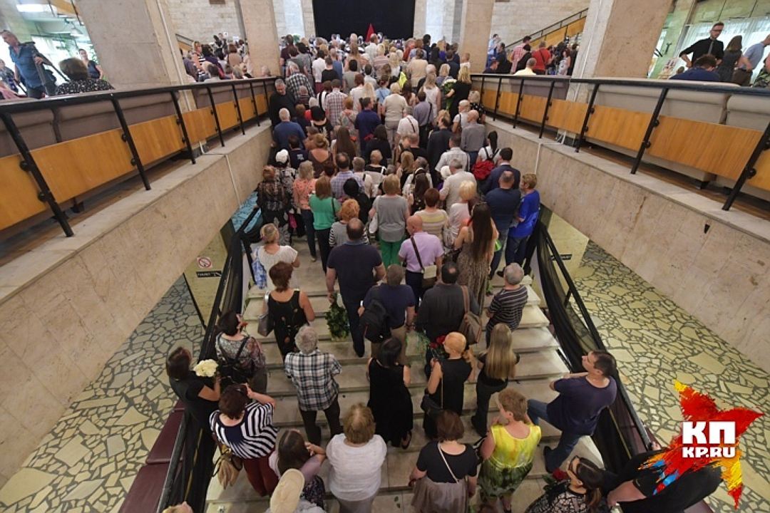 В Москве попрощались с актрисой Верой Глаголевой: фото и видео церемонии