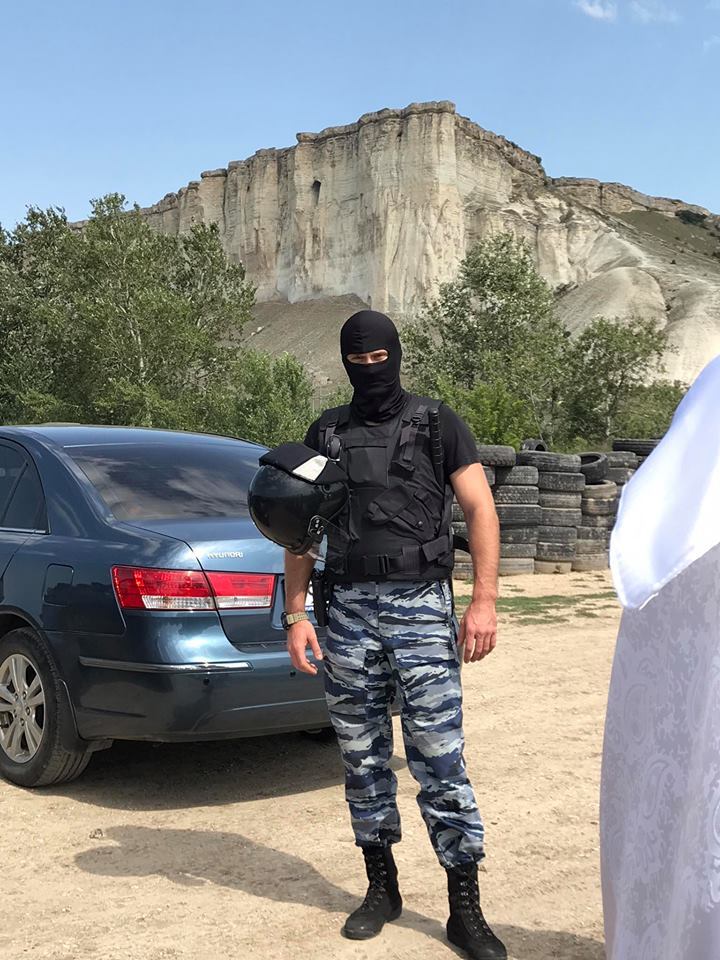 У Криму озброєні окупанти зірвали пам'ятну акцію кримських татар