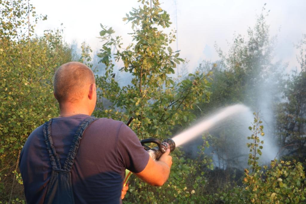 У Києві розгорілася масштабна пожежа: з'явилися подробиці