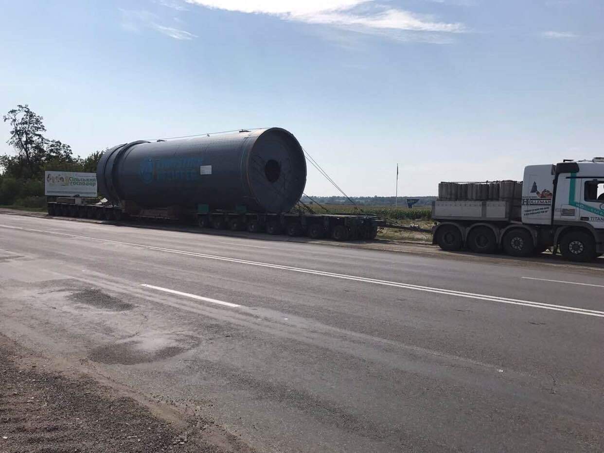 На Тернопольщине перевозчику выписали рекордный штраф за разрушение дороги