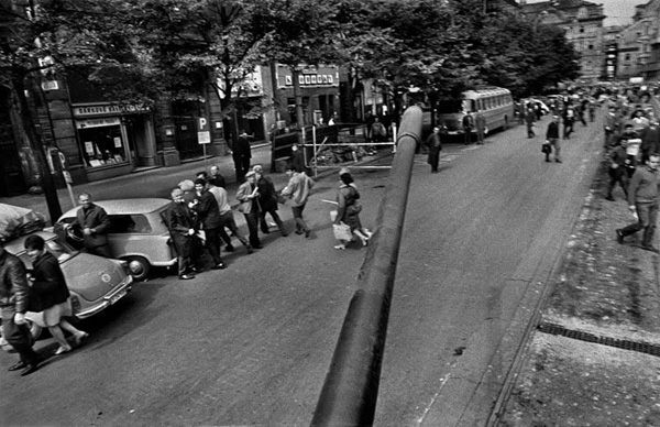 Вторжение СССР в Чехословакию: в сети вспомнили дерзкий репортаж смелого фотографа