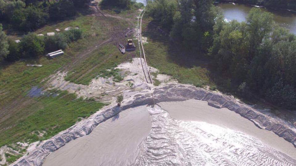 Под Киевом зафиксировали нелегальную добычу песка