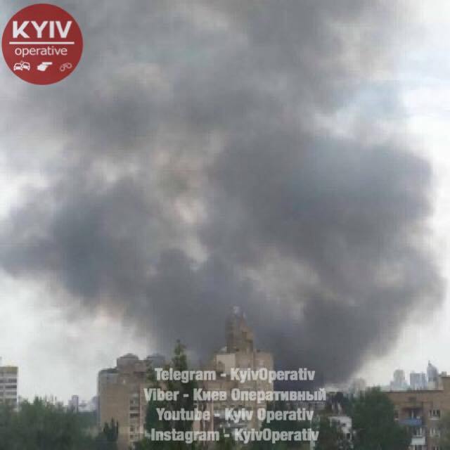 В Киеве вспыхнул серьезный пожар: опубликованы фото и видео
