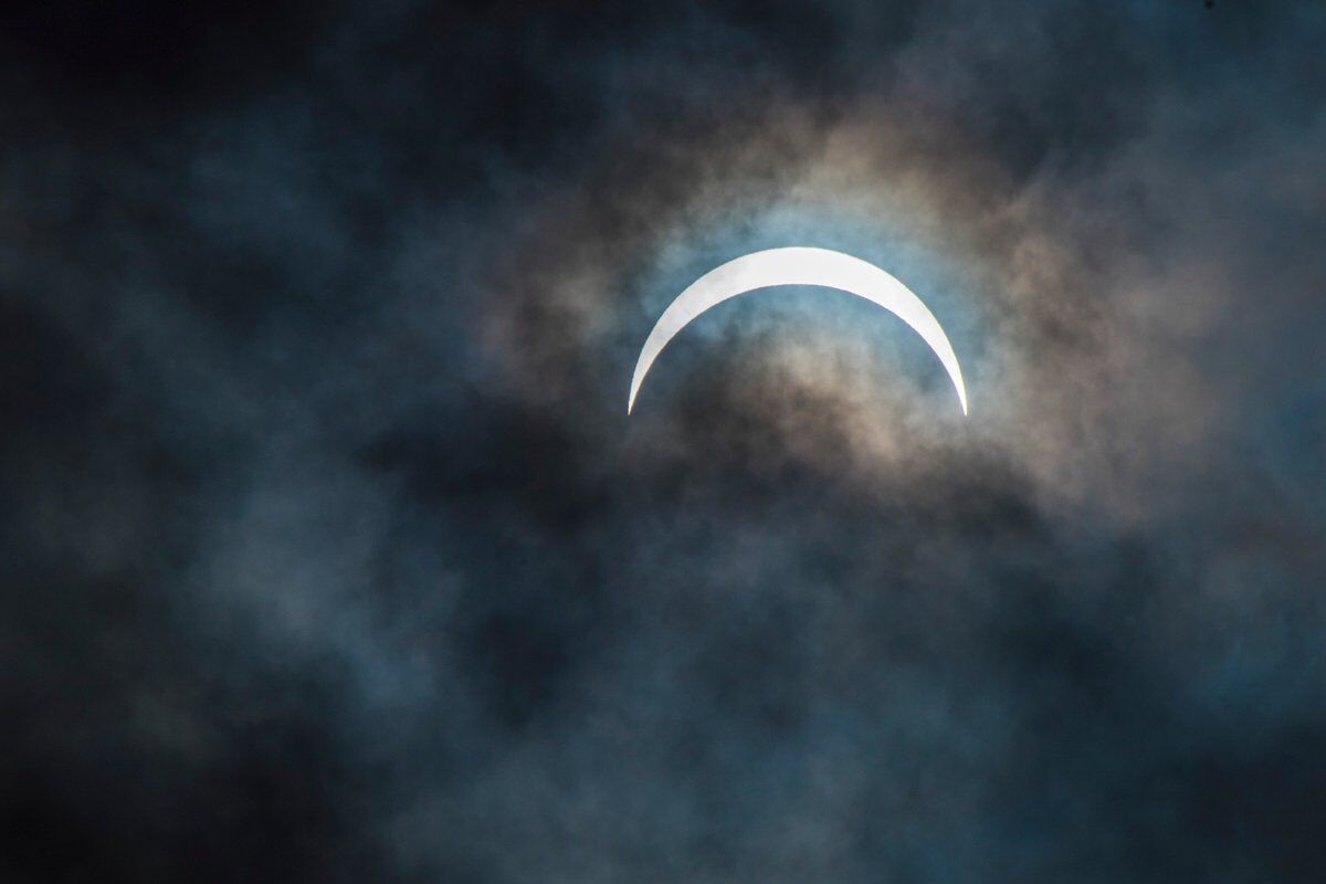"Кольцо с бриллиантом": сеть привело в восторг солнечное затмение