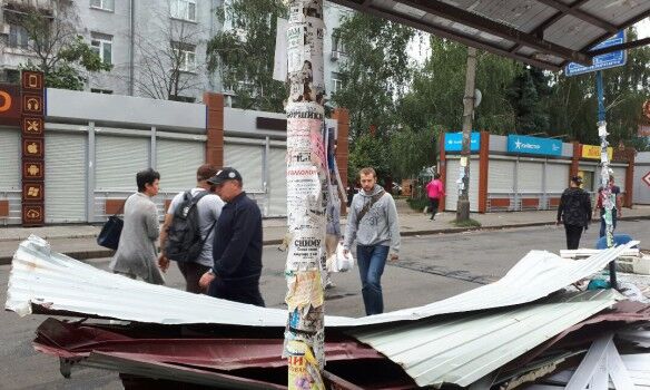 В Киеве зачистили от ларьков еще одну станцию метро