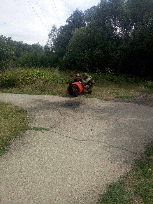 В Івано-Франківську під мостом знайшли бомбу: опубліковані фото