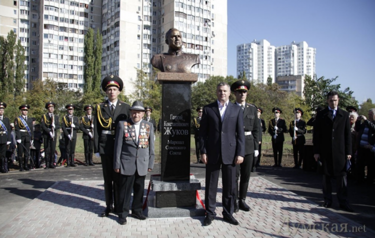 Історія одного пам'ятника Жукову, або "З днем Незалежності!"