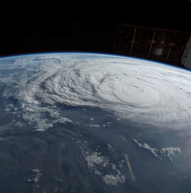 Ураган века: мощнейшее стихийное бедствие в США показали из космоса