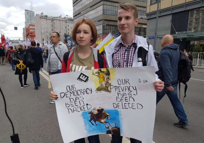 "Это наша Россия!" В сети возник ажиотаж из-за массовых протестов в Москве
