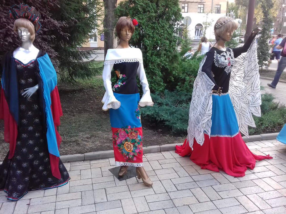 "Дівчата, налітай": блогер показав модне пекло в "ДНР"