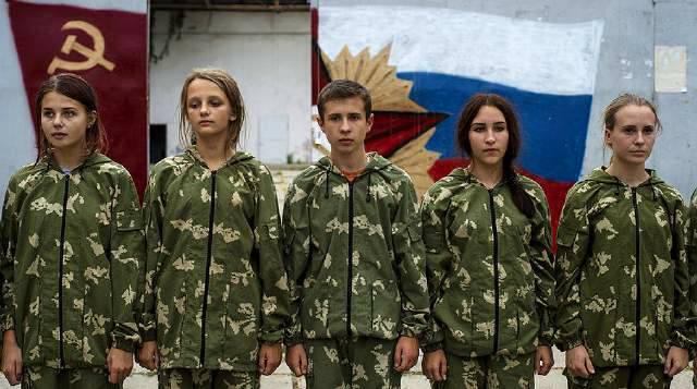 В сети показали, как Россия готовит в Украине детей для войны с "хунтой"
