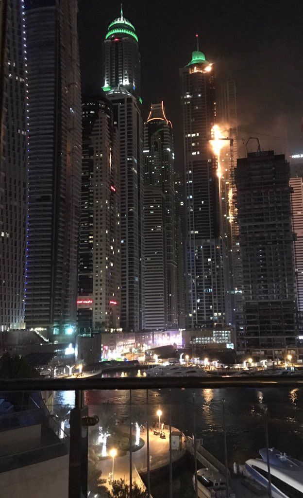  У Дубаї горіла одна з найвищих будівель у світі 