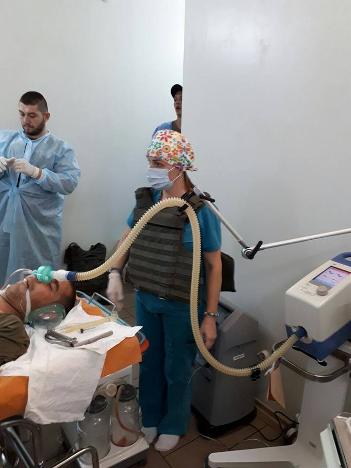 Діставали з тіла цілу гранату: з'явилися фото унікальної операції бійця АТО