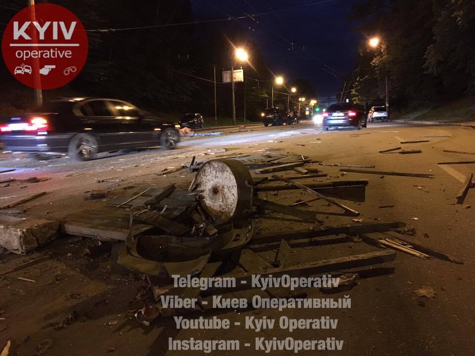 "Вешать на столбе!" В Киеве пьяный в хлам мужчина устроил четыре ДТП: сеть в ярости
