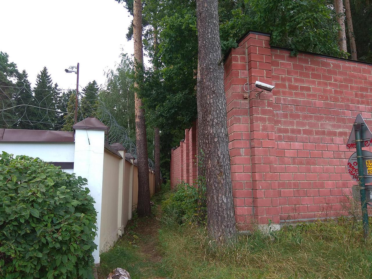 По сусідству з патріархом Кирилом: під Москвою знайшли будинок Януковича. розслідування