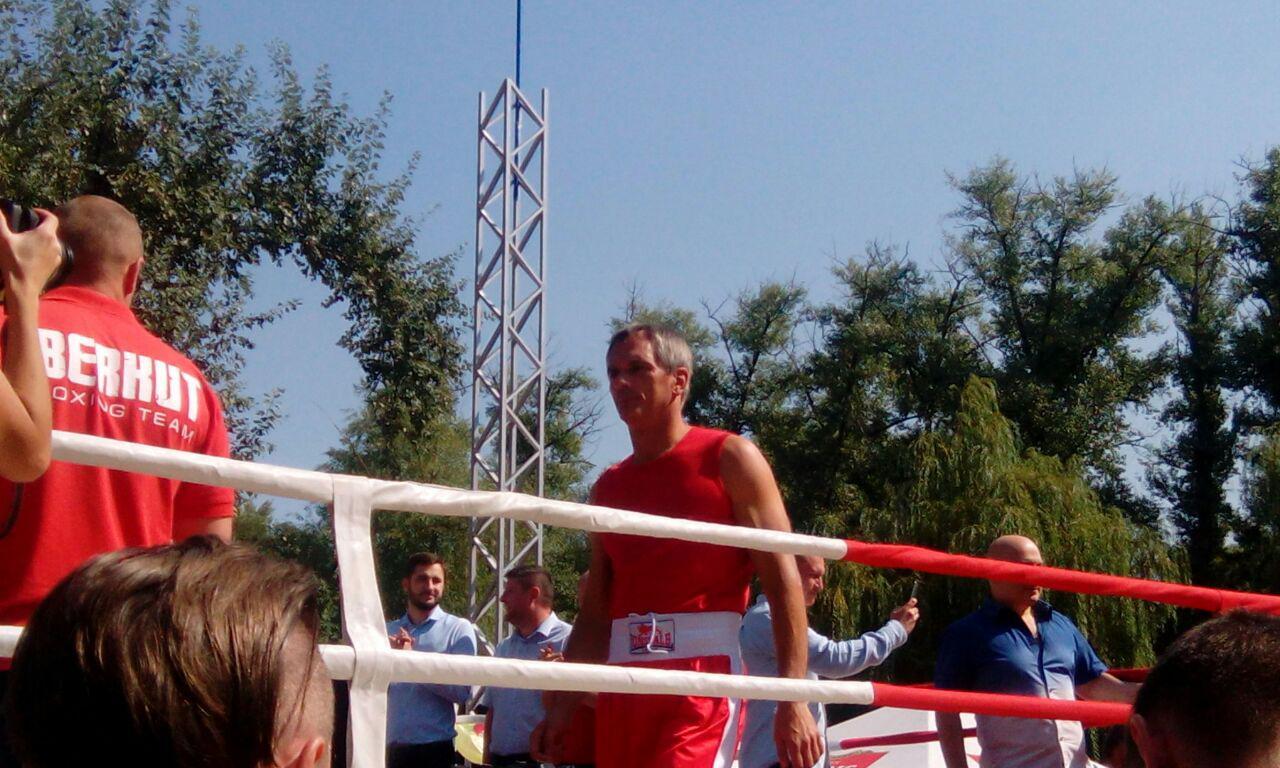 В Запорожье прошли бои между "белыми воротничками"