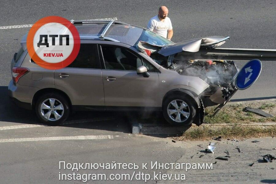 В сантиметрах от смерти: в Киеве водитель чудом спасся в жутком ДТП