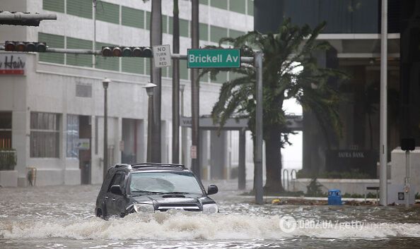 Ураган "Ірма" затопив Майамі: Трамп оголосив режим великого стихійного лиха