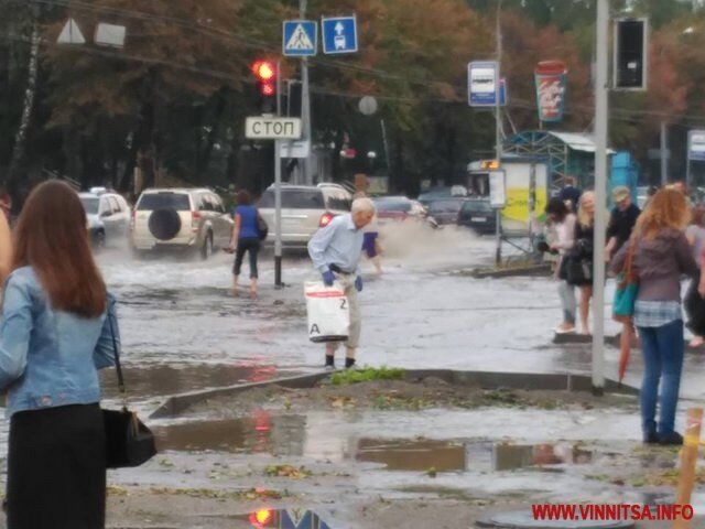 Град розміром із яйце: на центр України обрушився крижаний шторм