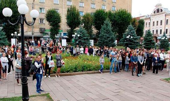 Прийшли послухати пісні: мітинг Саакашвілі у Чернівцях зібрав 200 чоловік
